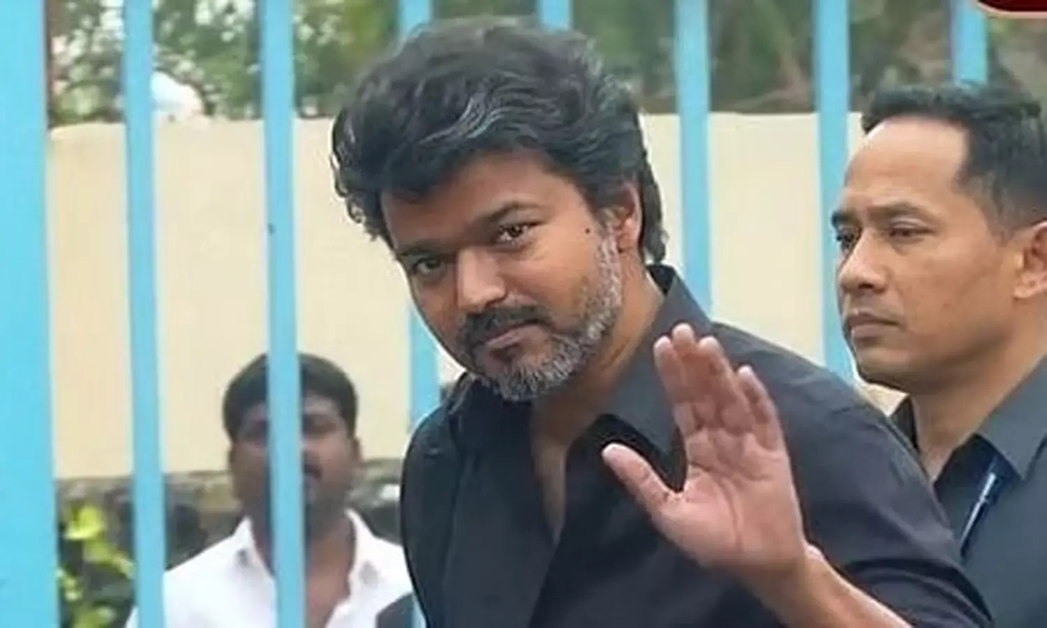 கரூர் கூட்ட நெரிசல் வழக்கு: 2-வது கட்ட விசாரணைக்காக டெல்லி புறப்பட்டார் த.வெ.க. தலைவர் விஜய்!
